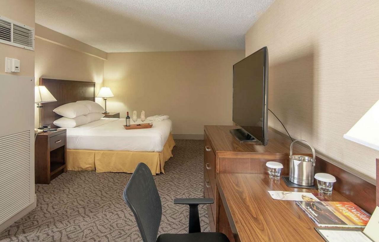 מלון Doubletree By Hilton Norfolk Airport מראה חיצוני תמונה