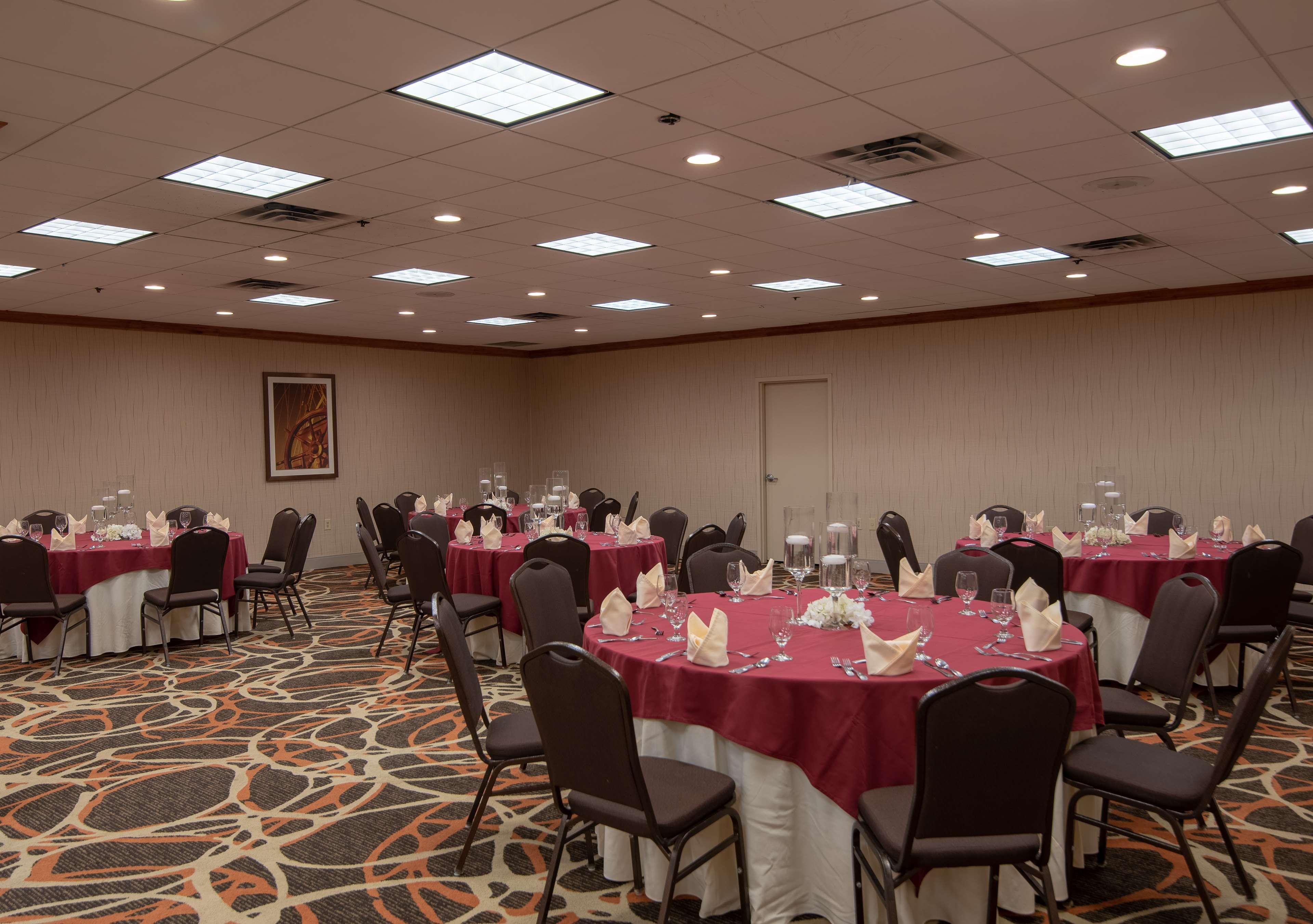 מלון Doubletree By Hilton Norfolk Airport מראה חיצוני תמונה