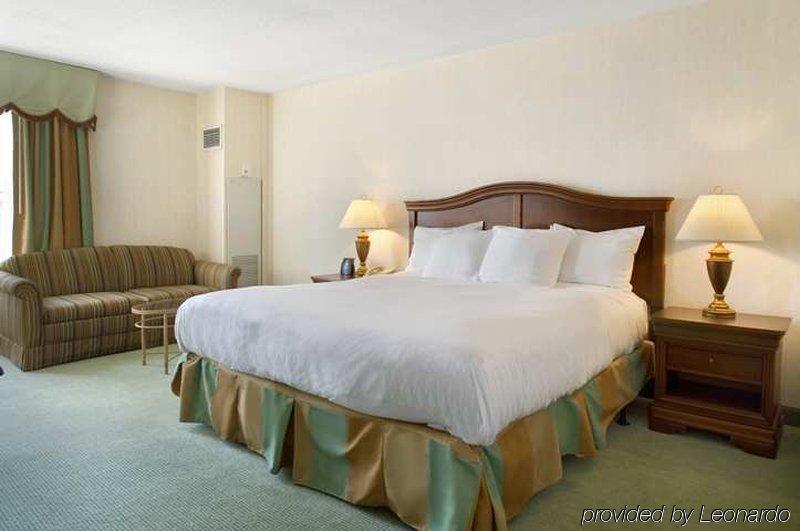 מלון Doubletree By Hilton Norfolk Airport מראה חיצוני תמונה