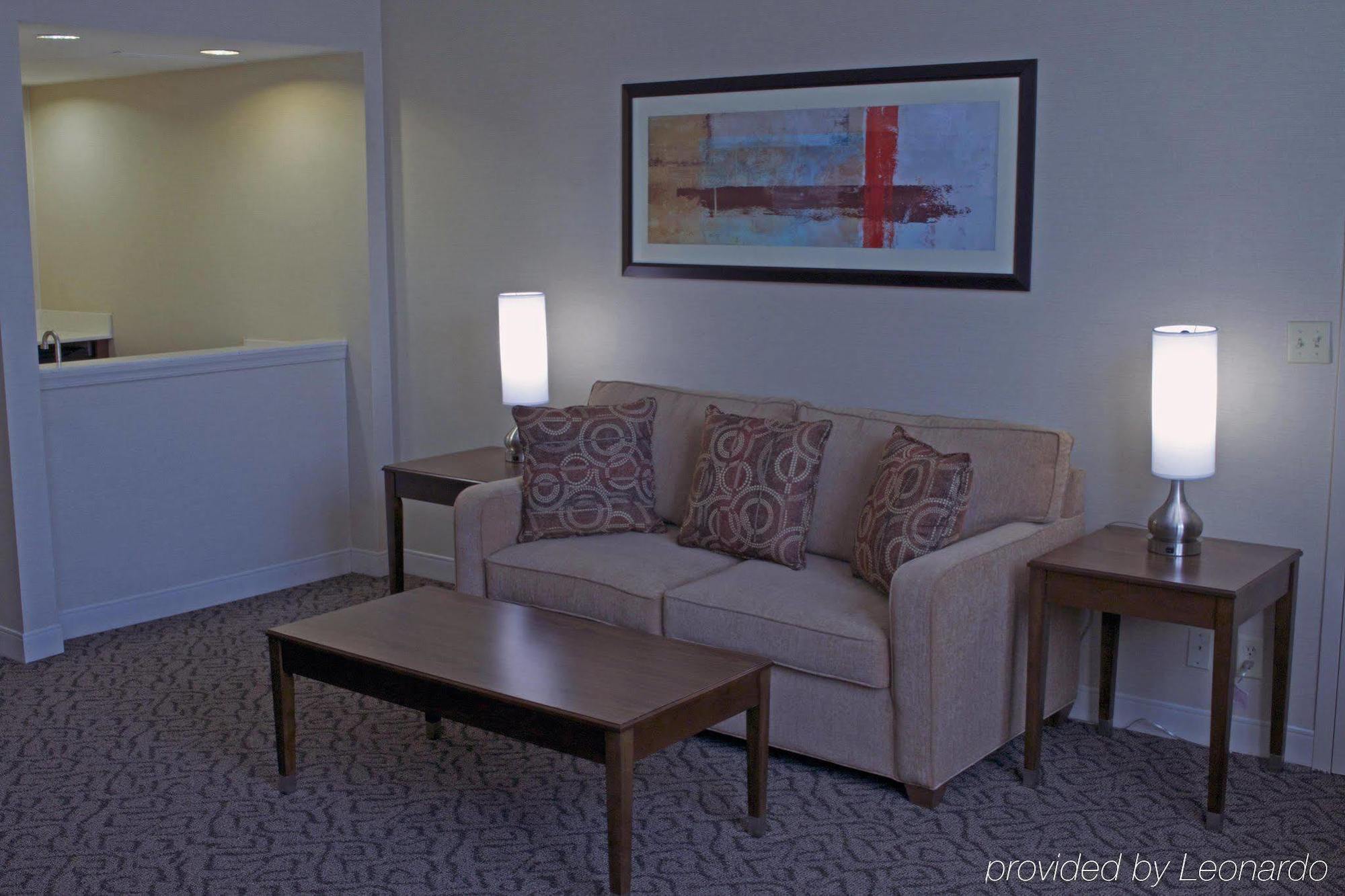 מלון Doubletree By Hilton Norfolk Airport מראה חיצוני תמונה