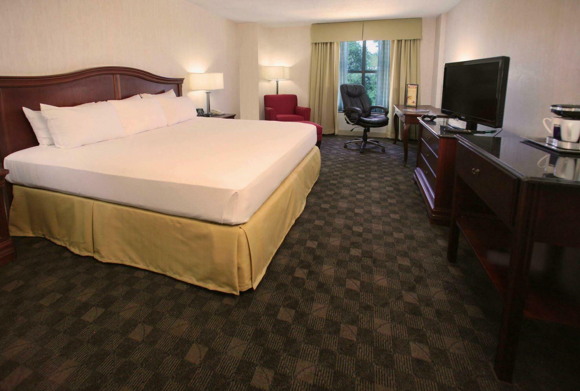 מלון Doubletree By Hilton Norfolk Airport מראה חיצוני תמונה